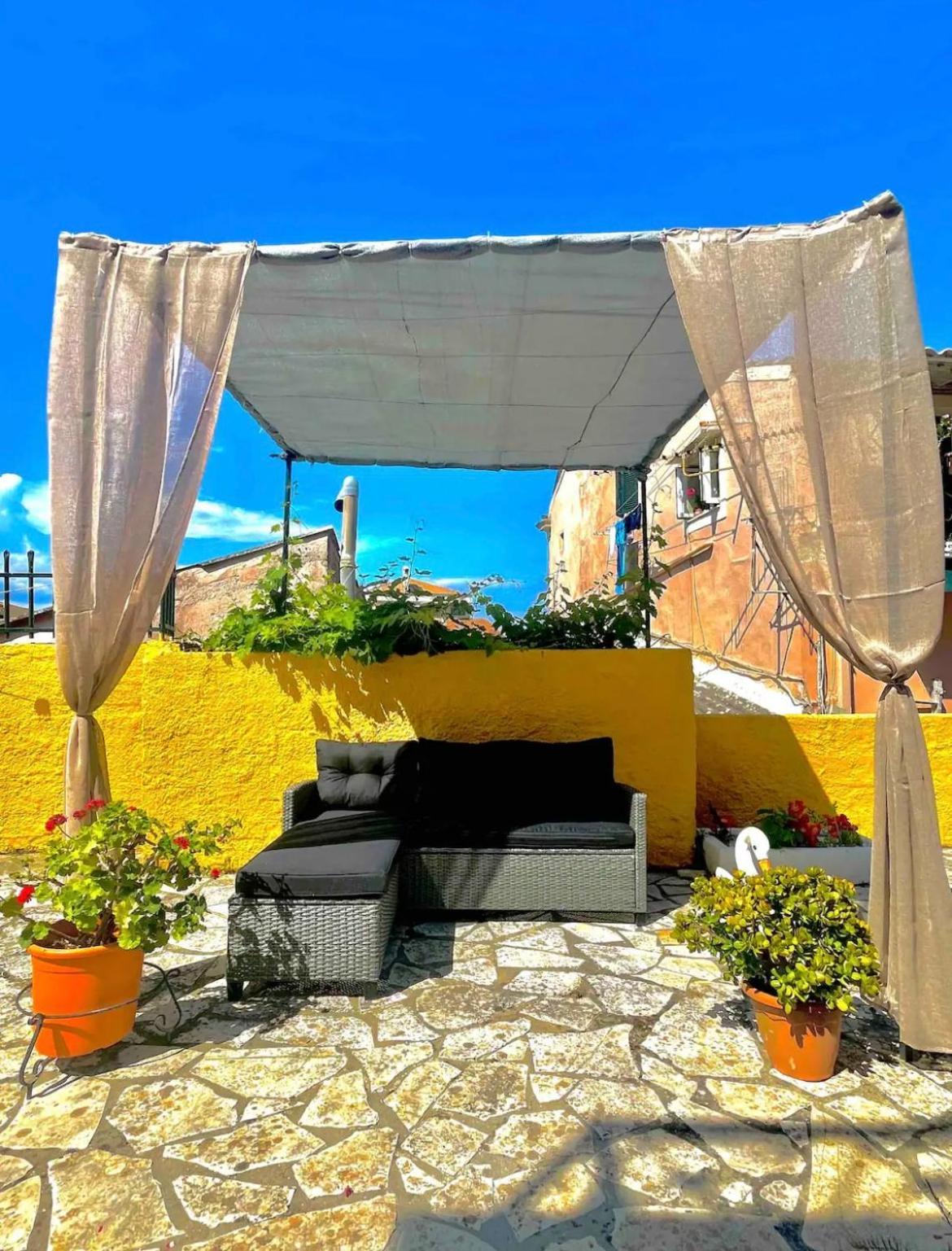 Makis Sea-View Apartment-Corfu Port Mantouki 外观 照片